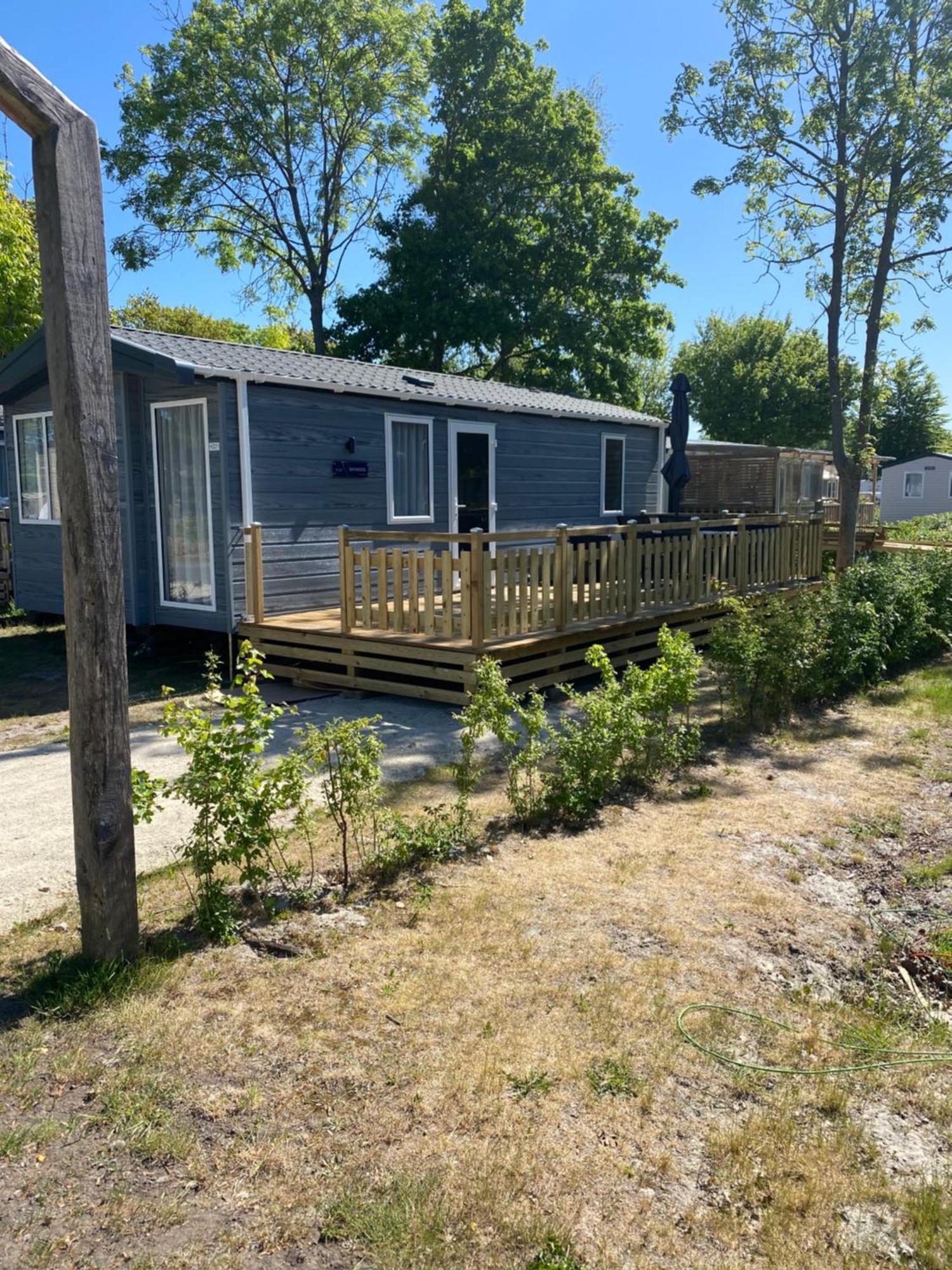 4 Persoons Chalet Hz 21 Lauwersoog Esterno foto